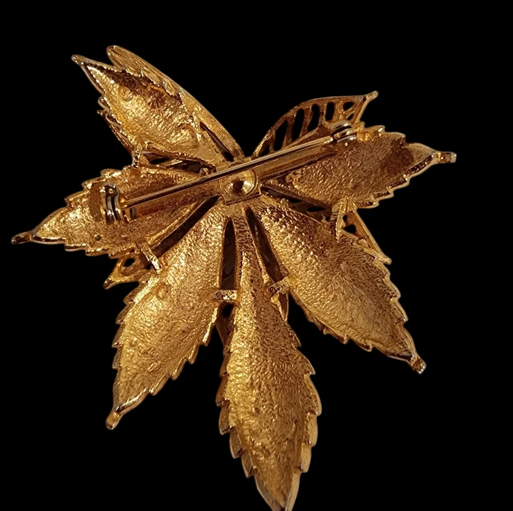 1950s vintage brooch pin leaf brooch gold tone unsigned 1950s fifties 50s